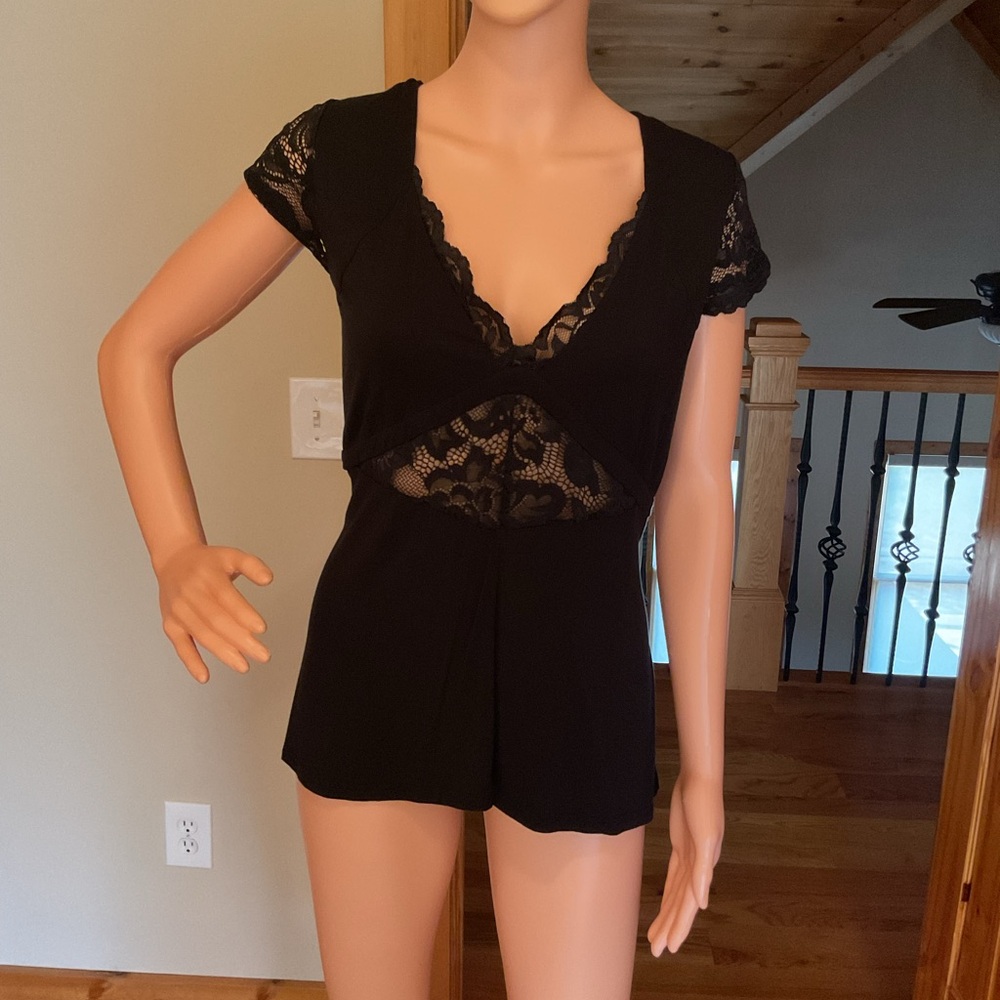 VENUS Elegant Black Lace Top